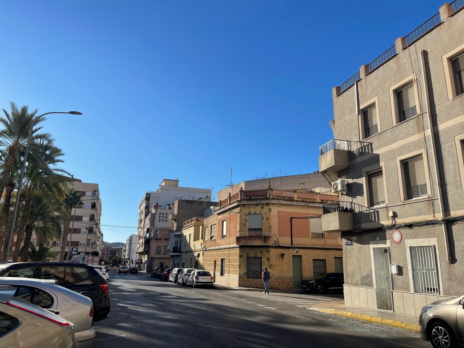 Vista exterior de Local en venta en Elda