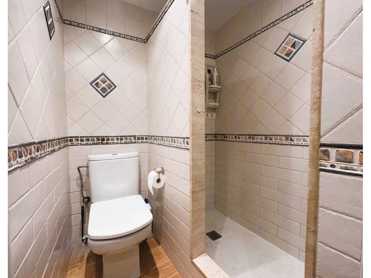 Baño de Piso en venta en L'Estartit con Aire acondicionado, Parquet y Terraza
