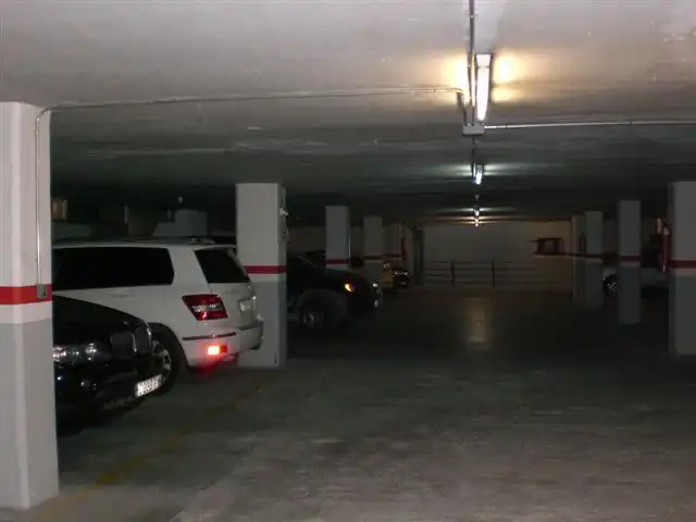 Aparcament de lloguer a CALLE TOMAS BRETON 32, imagen 2
