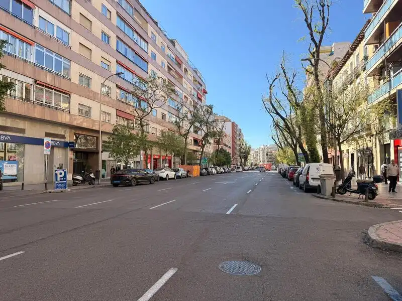 Vista exterior de Pis de lloguer en Madrid amb Calefacció