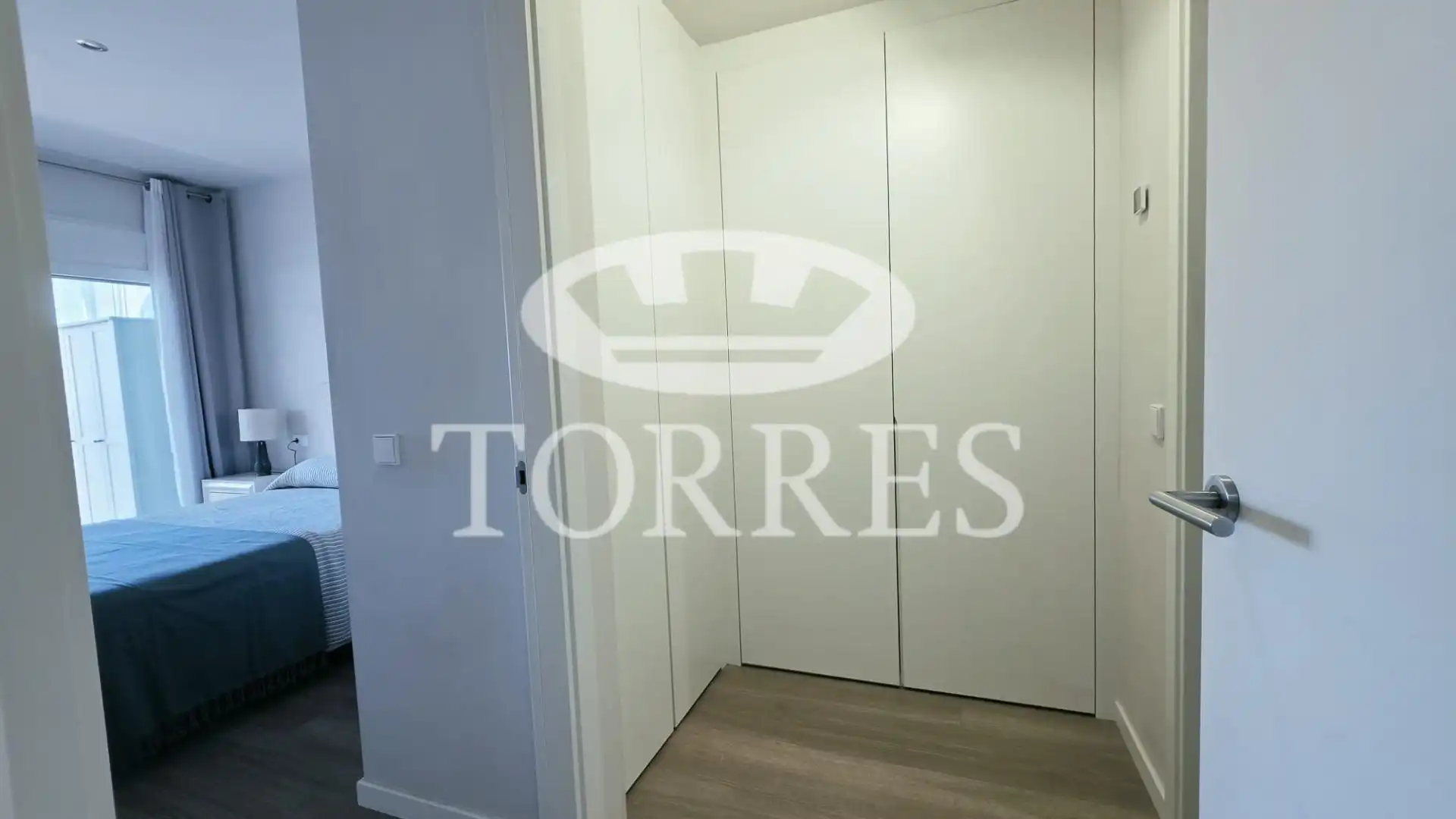 Dormitori de Apartament de lloguer en Estepona amb Aire condicionat, Terrassa i Moblat