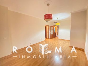 Appartamento con balcone in vendita a Calle ISBILIA