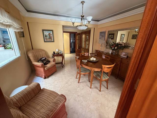 Piso en Venta en Calle Regocijos, 61 en Plaza de Toros - Santa Rita