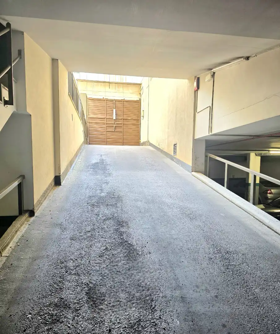 Parking de Piso de alquiler en Sabadell con Calefacción, Parquet y Amueblado
