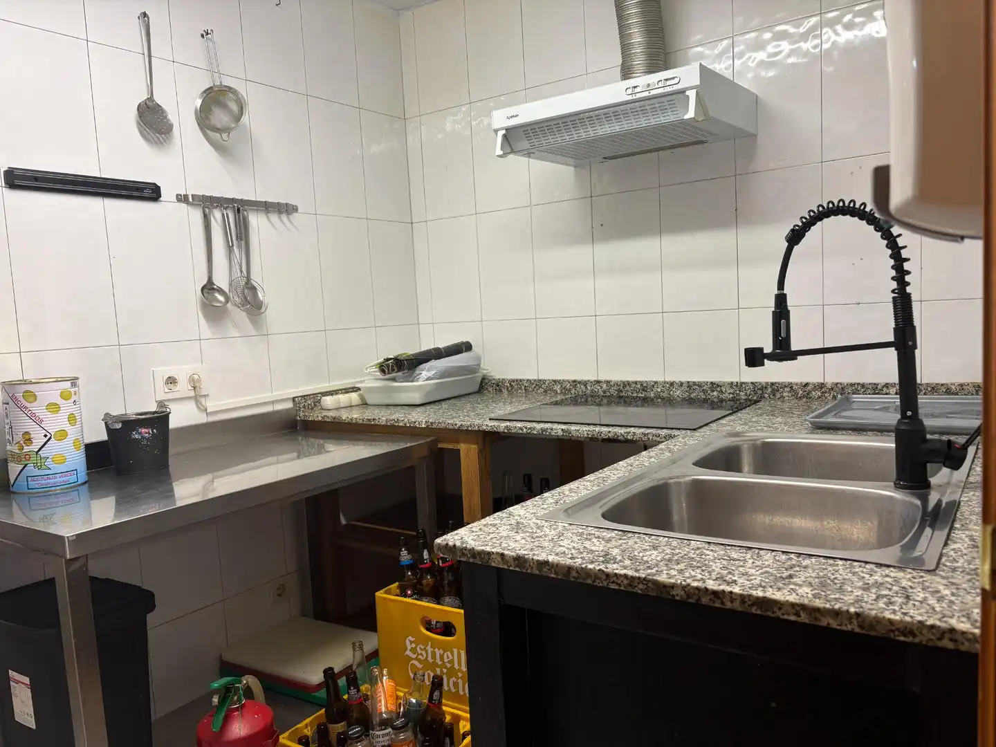 Küche von Geschaftsraum zur Miete in Oviedo  mit Möbliert