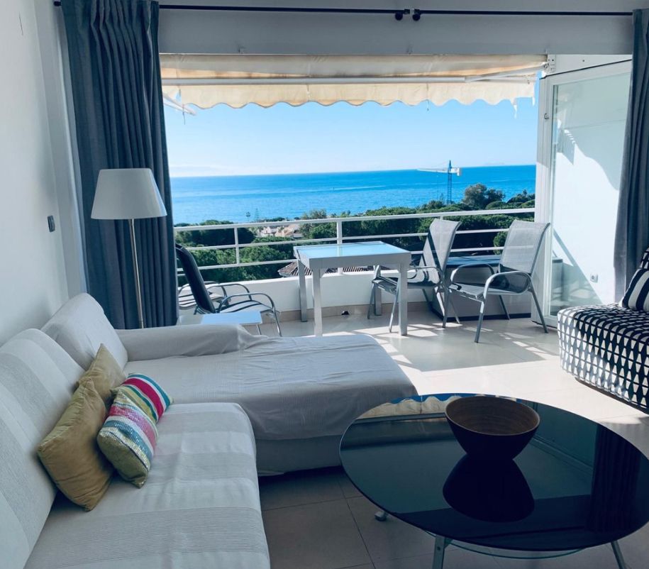 Sala d'estar de Pis en venda en Marbella amb Terrassa, Moblat i Forn