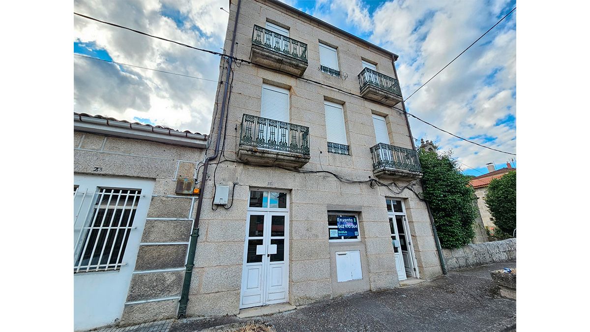 Exterior view of Premises for sale in Cenlle