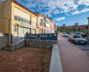 Vista exterior de Casa o xalet en venda en Ávila Capital amb Calefacció i Terrassa