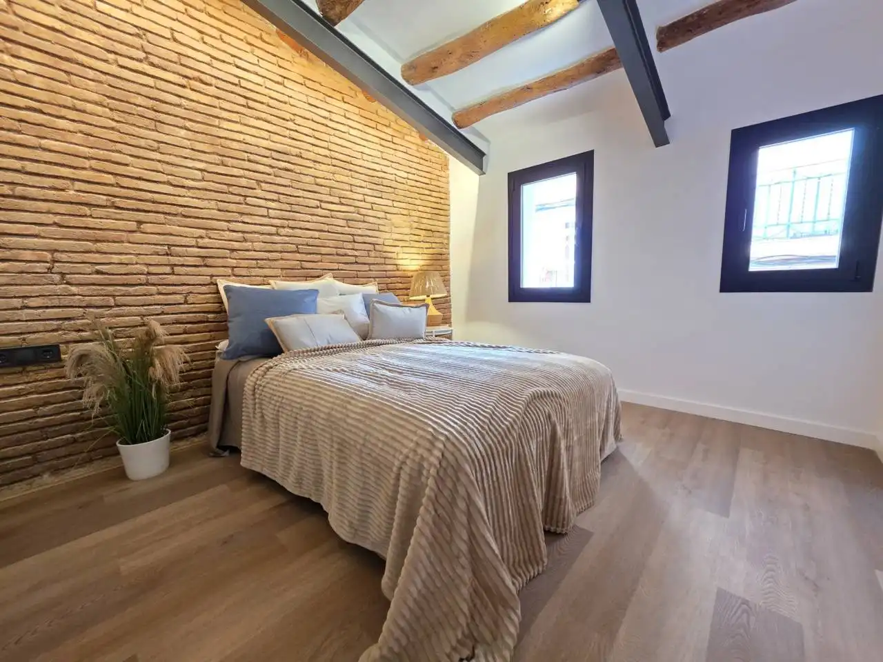 Schlafzimmer von Wohnungen zum Verkauf in Barcelona mit Klimaanlage, Heizung und Parkett