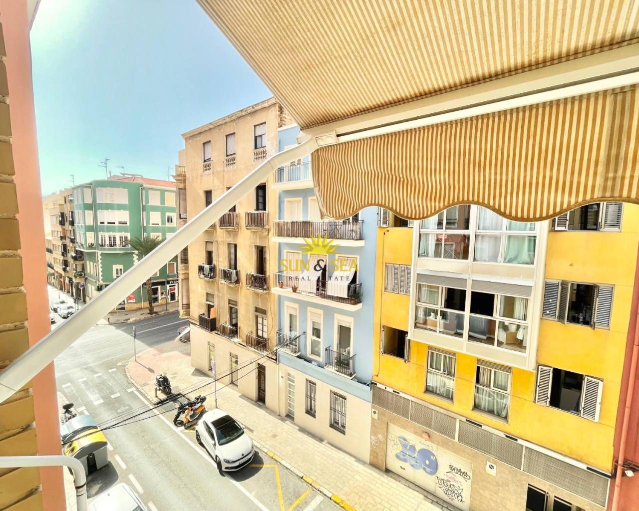Exterior view of Flat to rent in Alicante / Alacant  with Heating, Parquet flooring and Oven