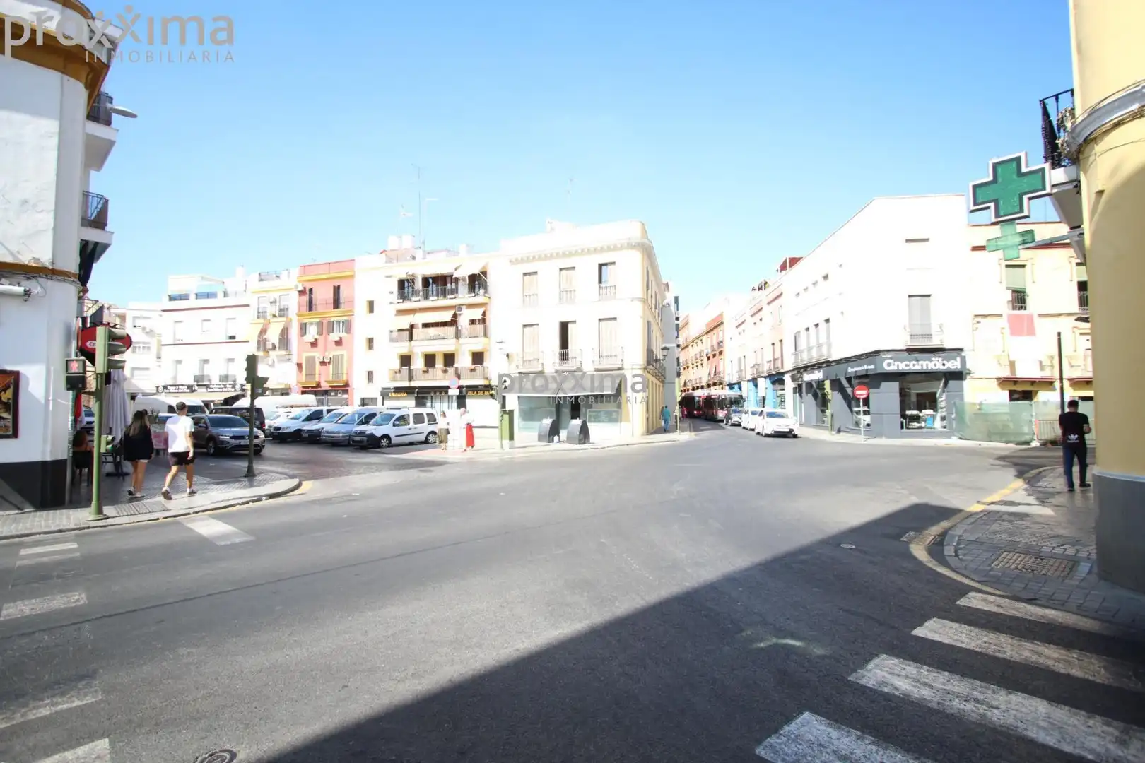 Vista exterior de Local en venda en Sevilla