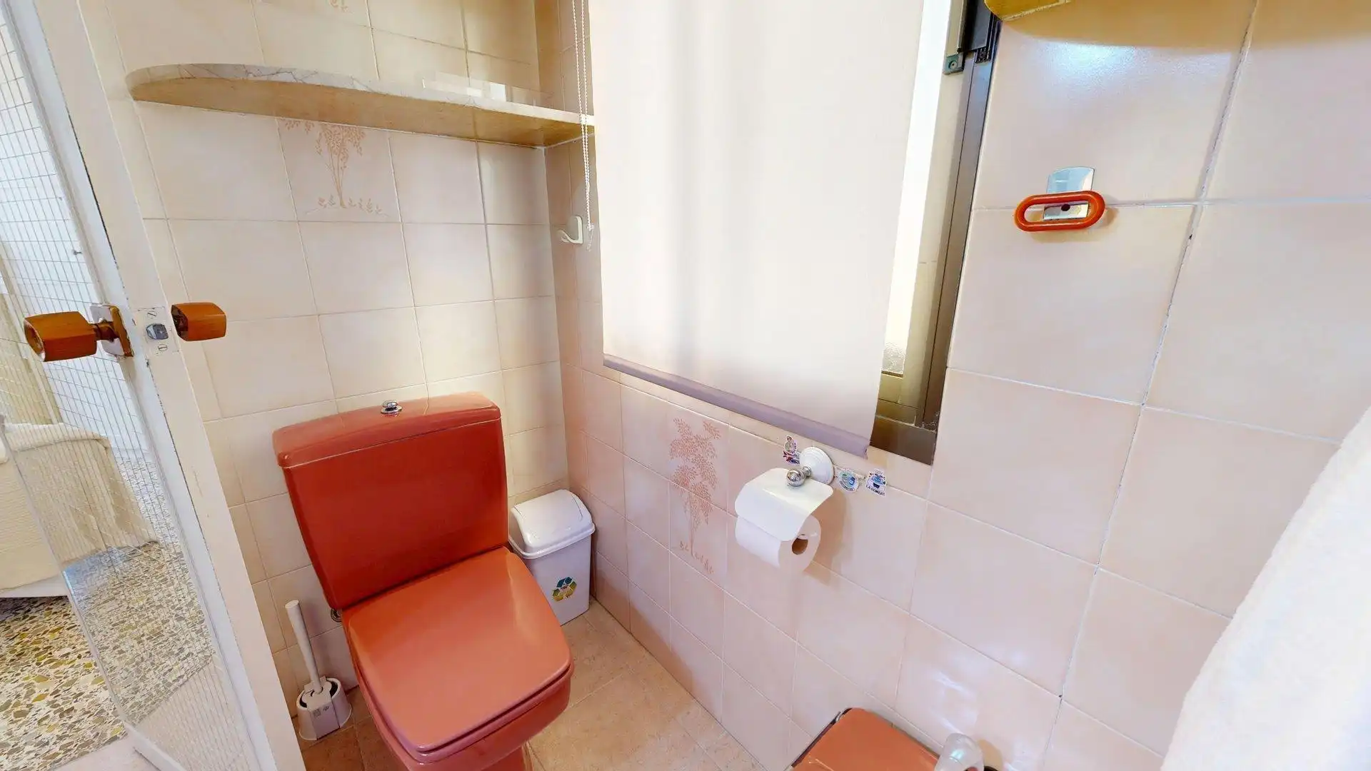 Bany de Apartament de lloguer en Elche / Elx amb Aire condicionat, Calefacció i Jardí privat