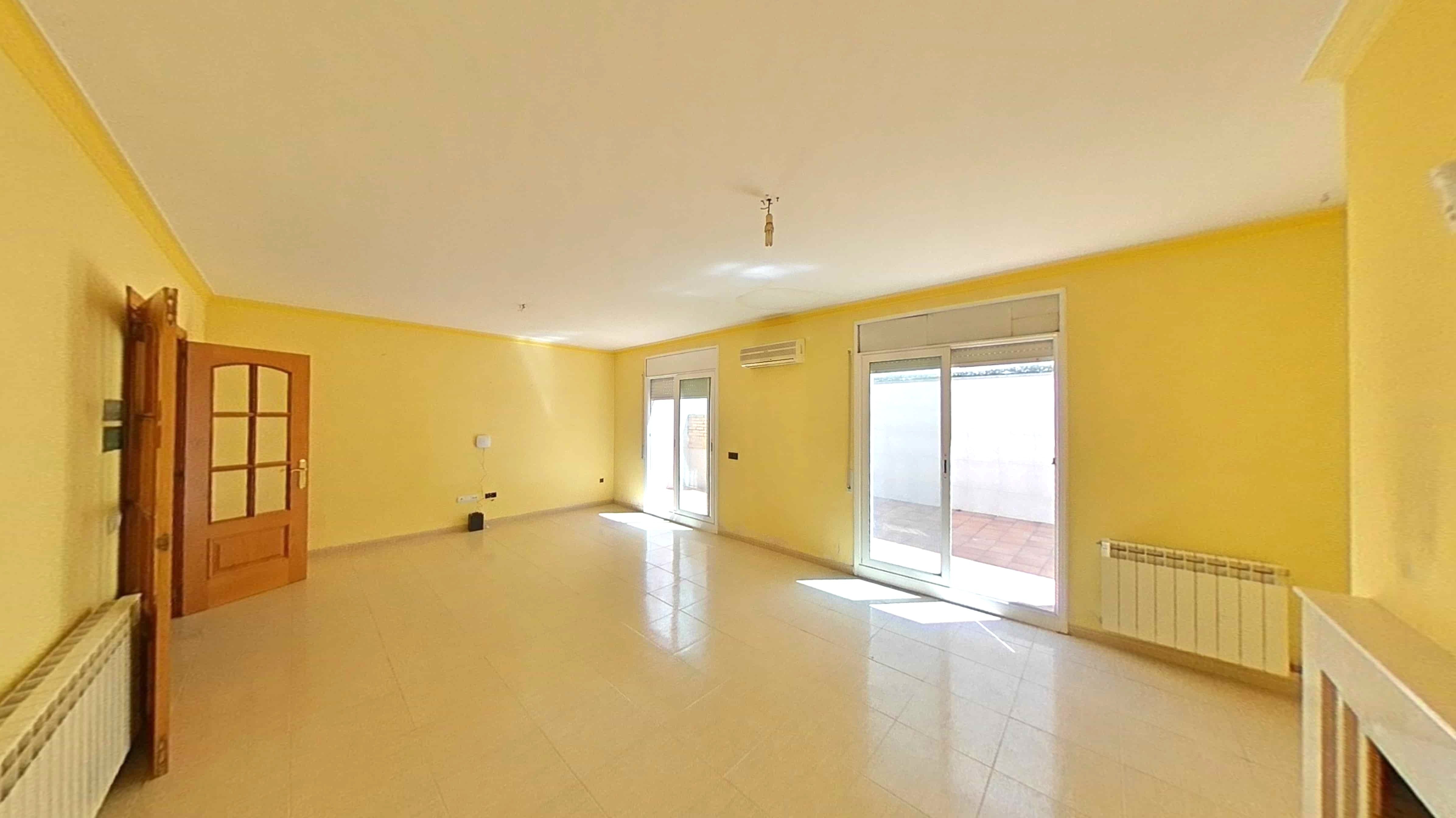 Sala d'estar de Casa adosada en venda en Palafolls amb Calefacció, Terrassa i Balcó