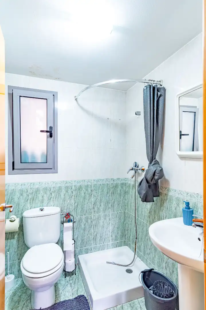 Bathroom of Flat for sale in Figueres  with Heating and Terrace