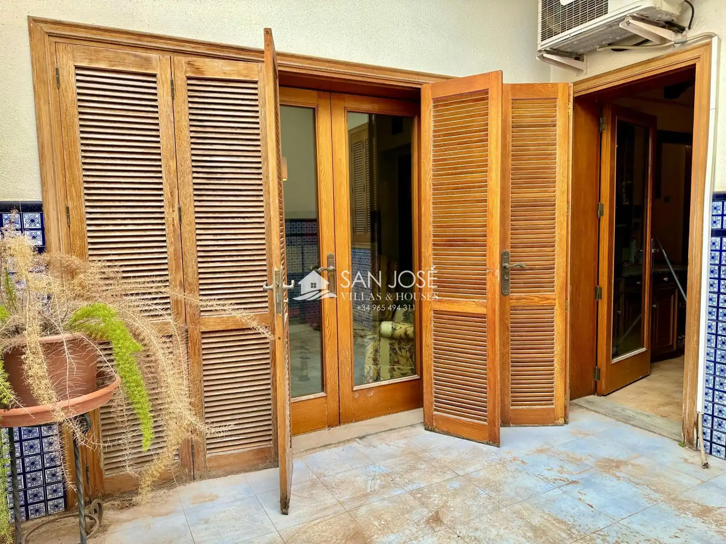 Vista exterior de Casa o xalet en venda en Novelda amb Aire condicionat, Calefacció i Piscina