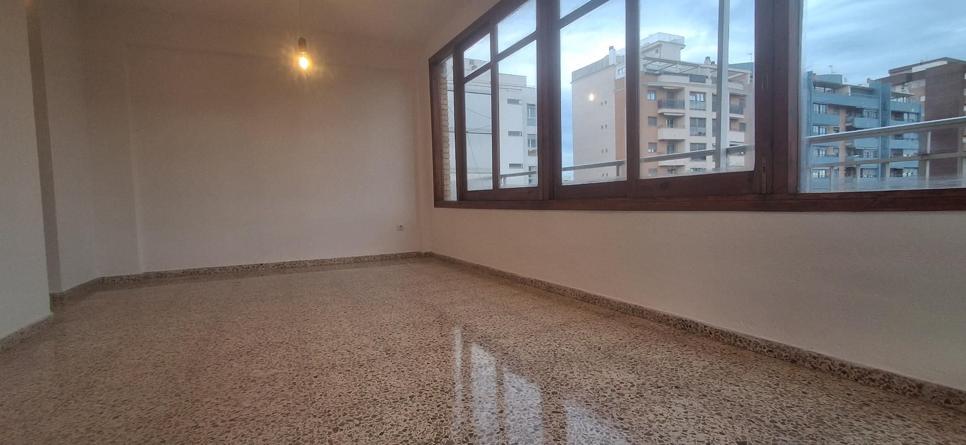 Sala d'estar de Pis de lloguer en Cullera amb Terrassa i Balcó