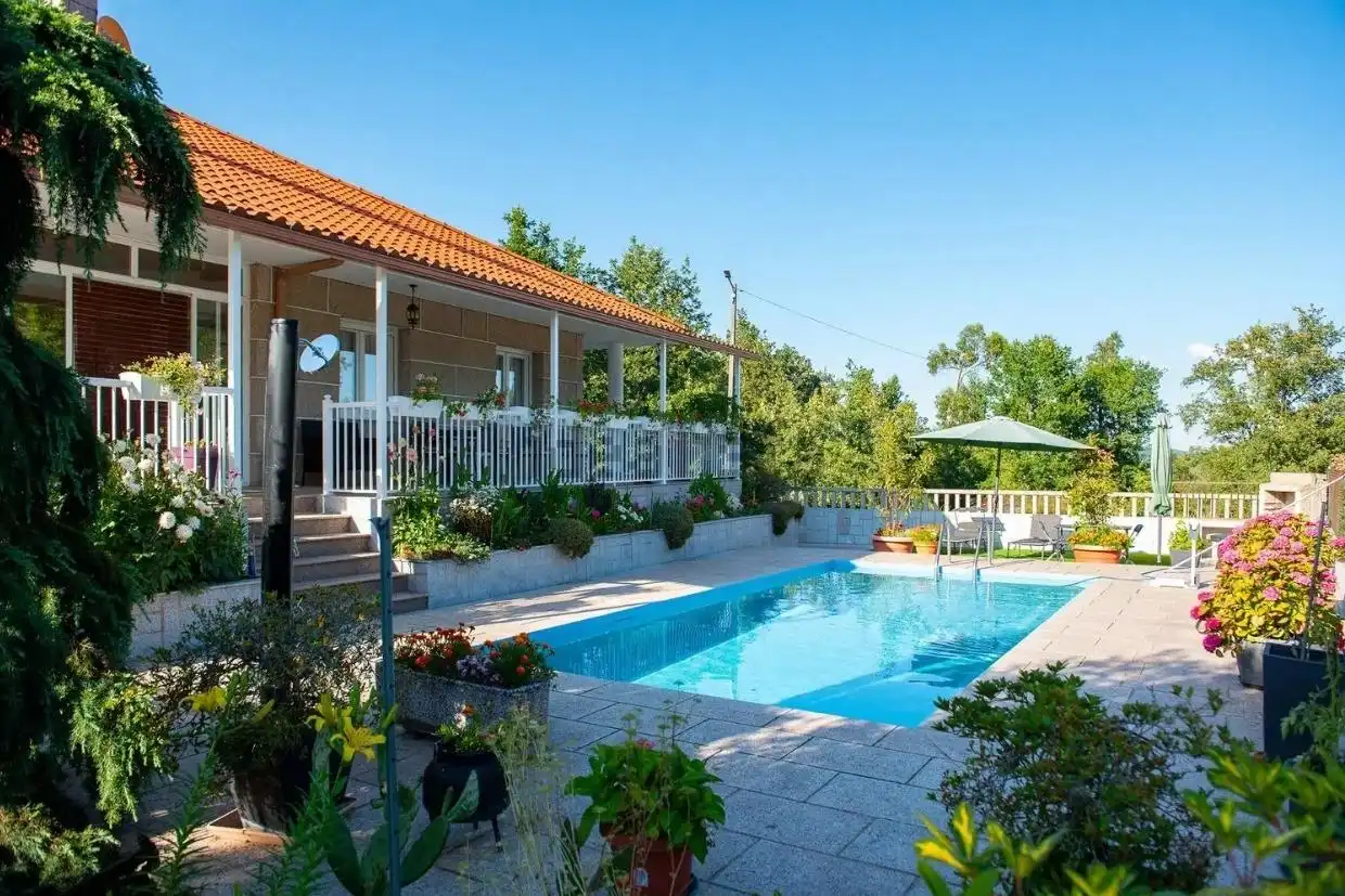 Xalet amb piscina en venda a Carballeda de Avia