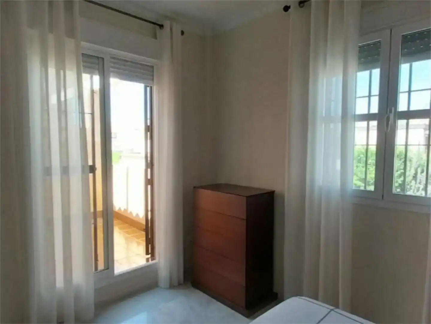 Dormitori de Casa o xalet en venda en Espartinas amb Aire condicionat, Jardí privat i Traster