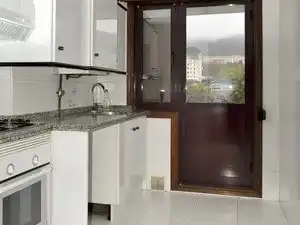 Cuina de Pis en venda en Oviedo  amb Calefacció