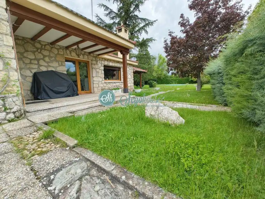 Garden of Houses for sale in Segovia  with Heating
