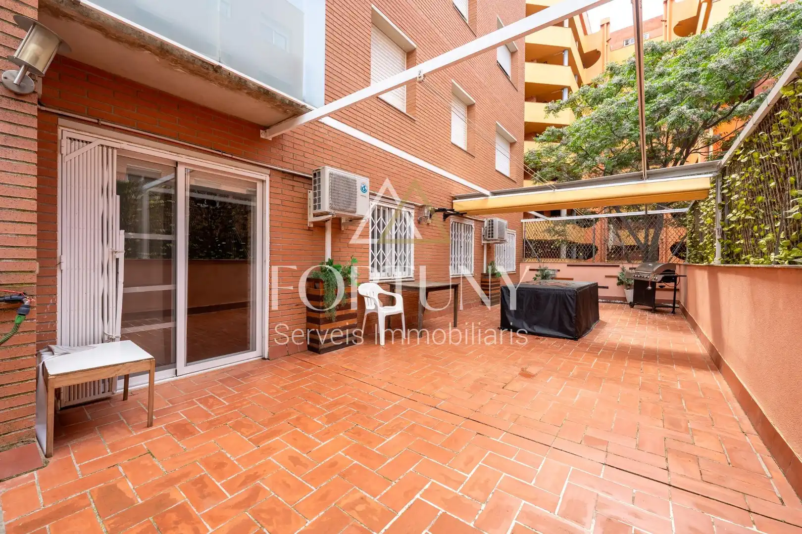 Terrasse von Erdgeschoss zum Verkauf in Reus mit Klimaanlage, Heizung und Terrasse