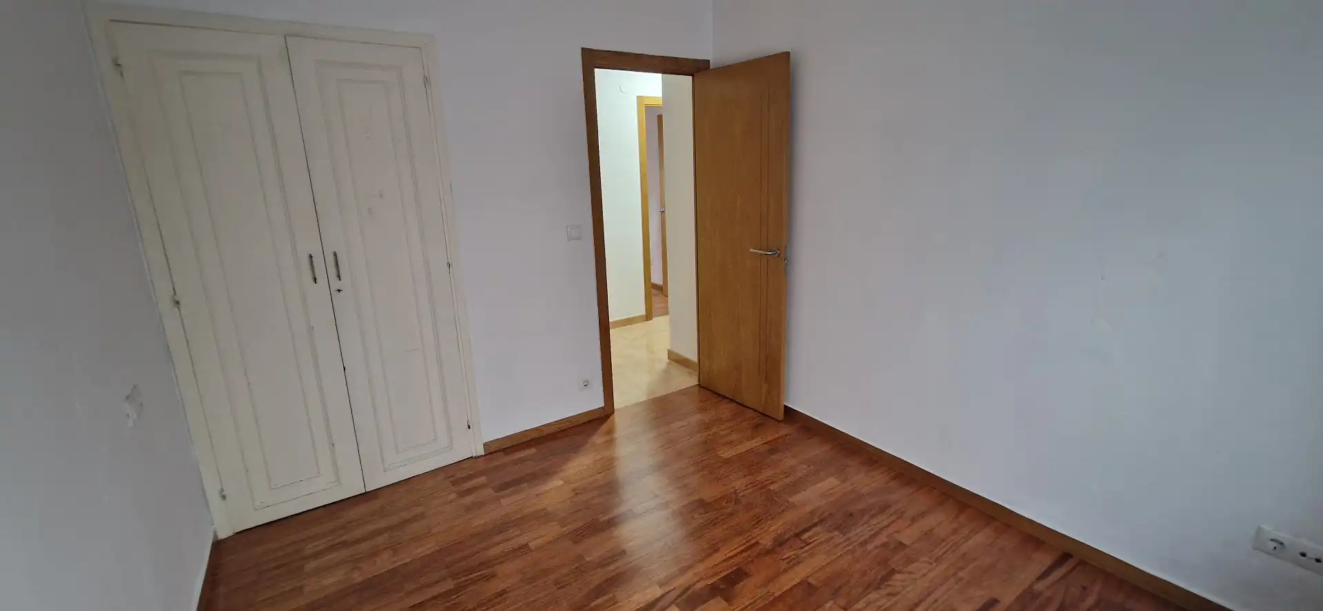 Dormitori de Pis en venda en A Coruña Capital  amb Parquet, Forn i Rentadora