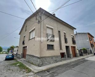 Vista exterior de Casa o xalet en venda en Sant Vicenç de Torelló amb Calefacció, Jardí privat i Terrassa