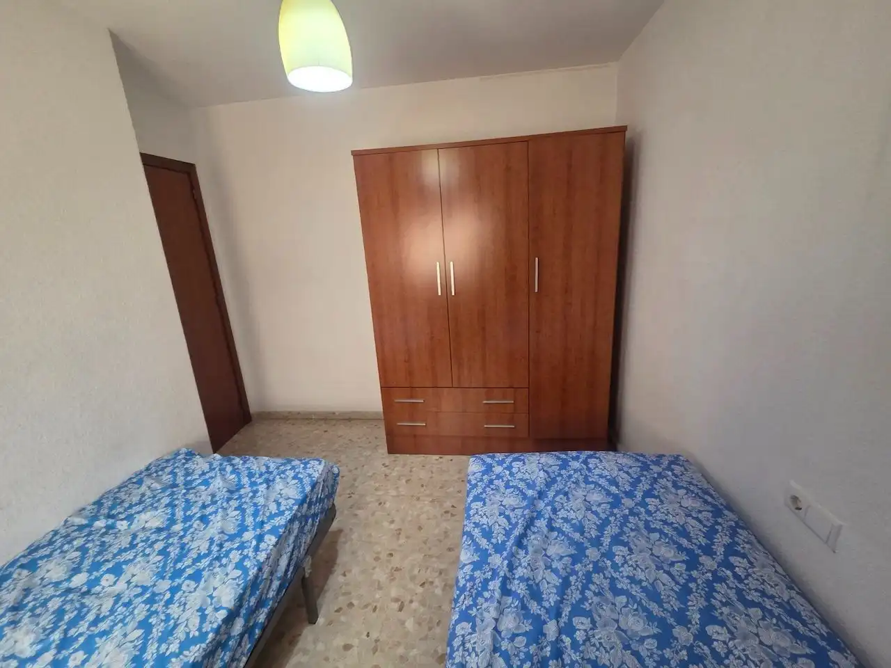 Bedroom of Flat for sale in Vélez-Málaga  with Air Conditioner