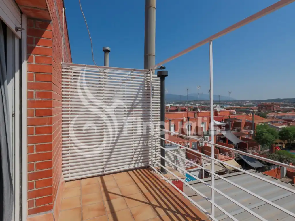 Terrassa de Casa adosada en venda en Canovelles