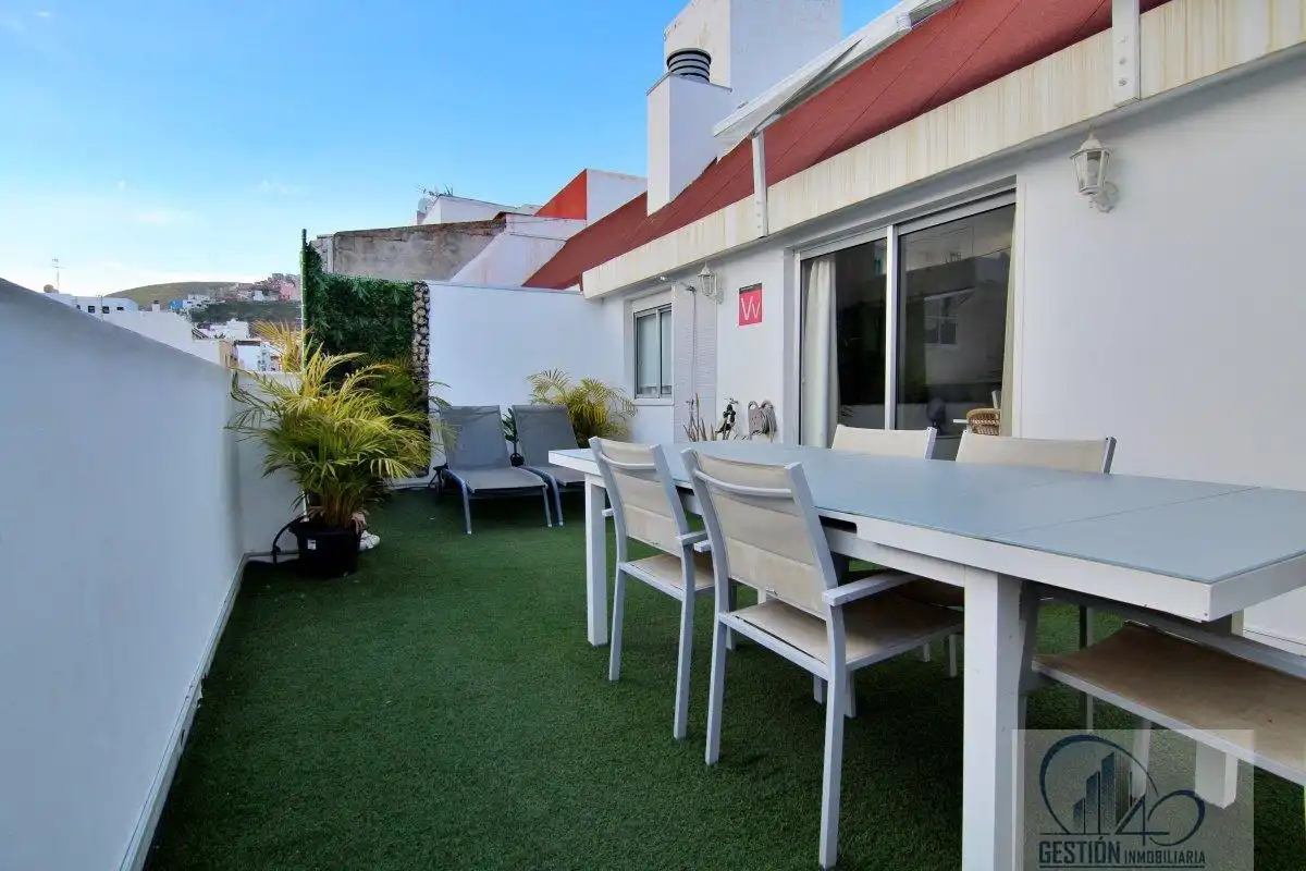 Terraza de Ático en venta en Santa Cruz de Tenerife con Trastero, Amueblado y Alarma