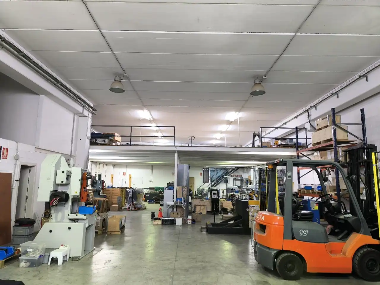 Nave industrial en venta en Badalona