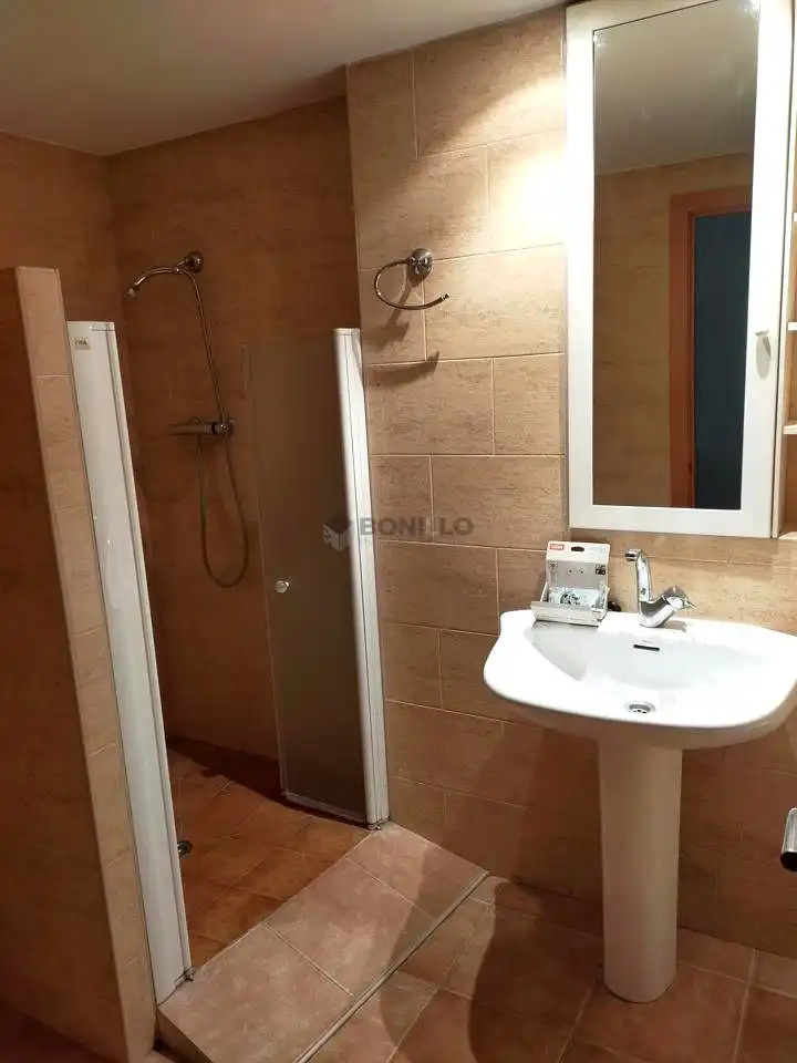 Badezimmer von Wohnung zur Miete in Teruel mit Heizung, Terrasse und Abstellraum