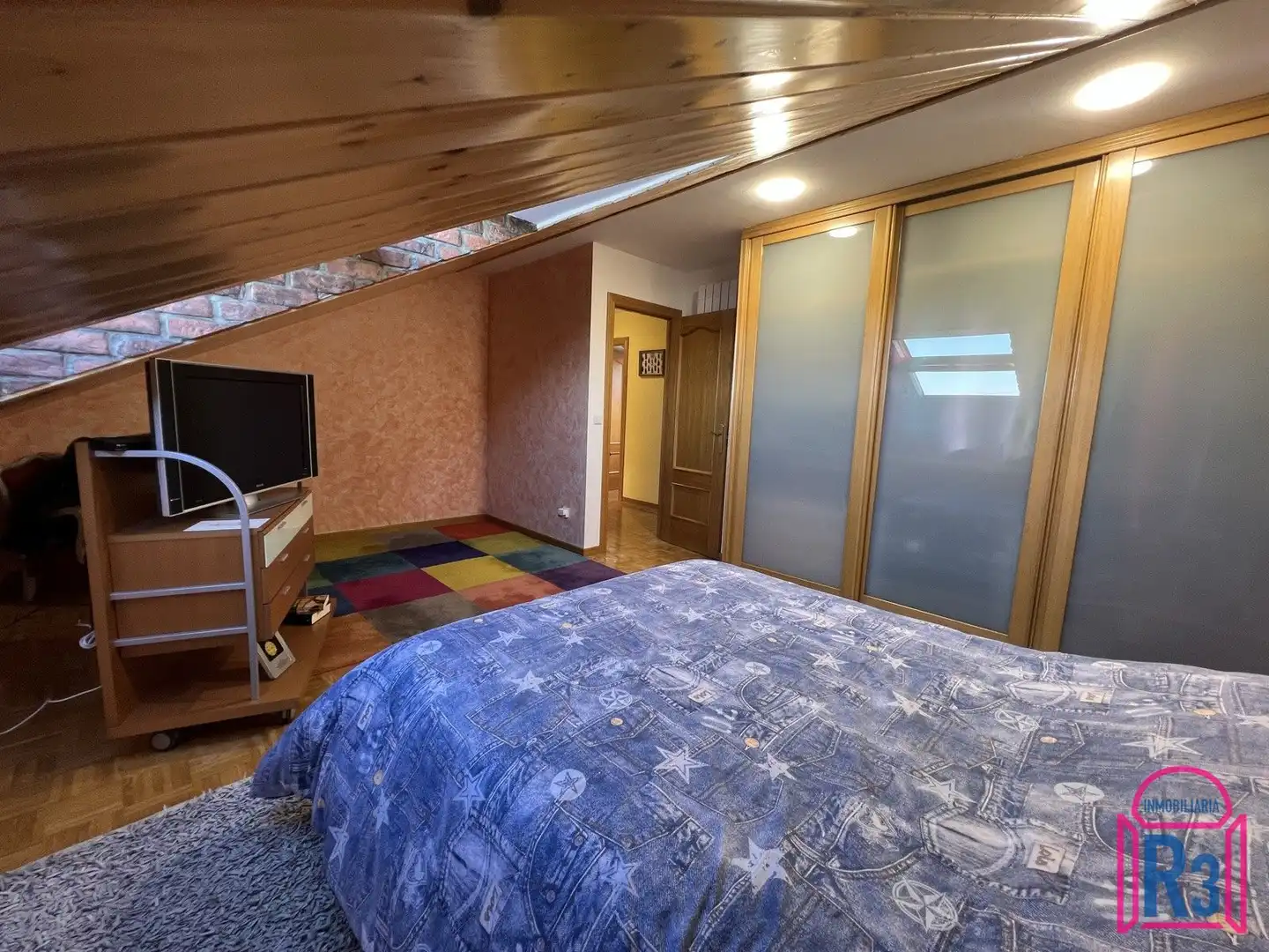Bedroom of Duplexes for sale in Villaquilambre  with Heating, Terrace and Storage room