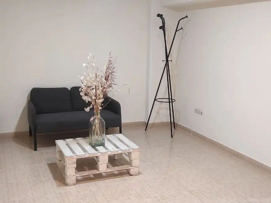 Sala d'estar de Oficina de lloguer en Madrid amb Calefacció
