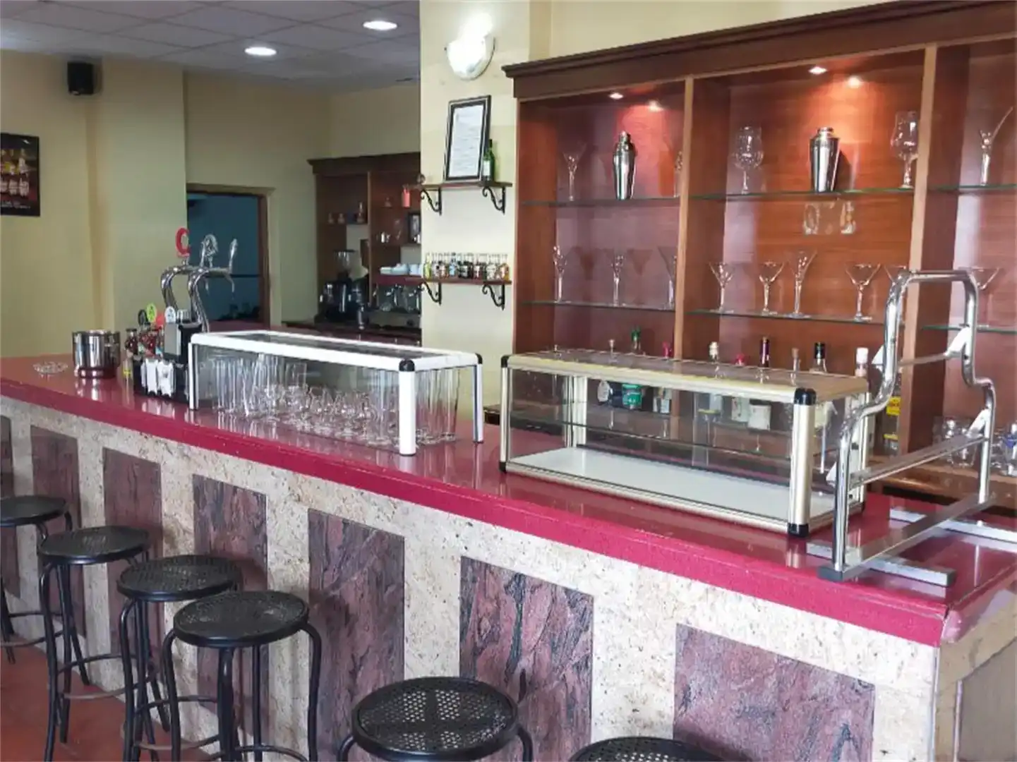 Local en venda en Linares amb Aire condicionat i Moblat