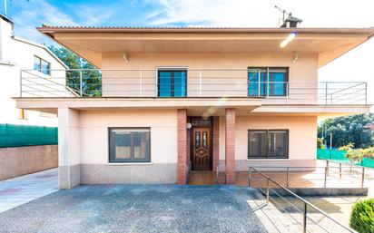 Vista exterior de Casa o xalet en venda en Lliçà de Vall amb Aire condicionat, Calefacció i Jardí privat