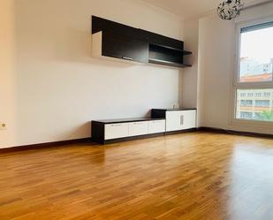 Living room of Flat to rent in Gijón   with Heating, Parquet flooring and Storage room