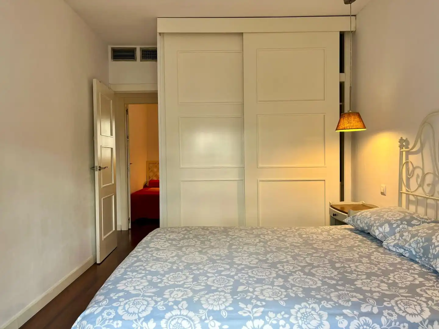 Bedroom of Flat for sale in Sevilla  with Air Conditioner, Terrace and Balcony