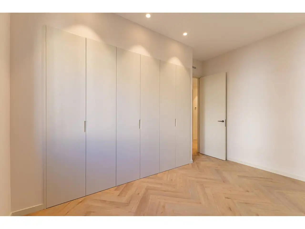 Habitación de Piso en venta en Valencia con Aire acondicionado, Parquet y Alarma