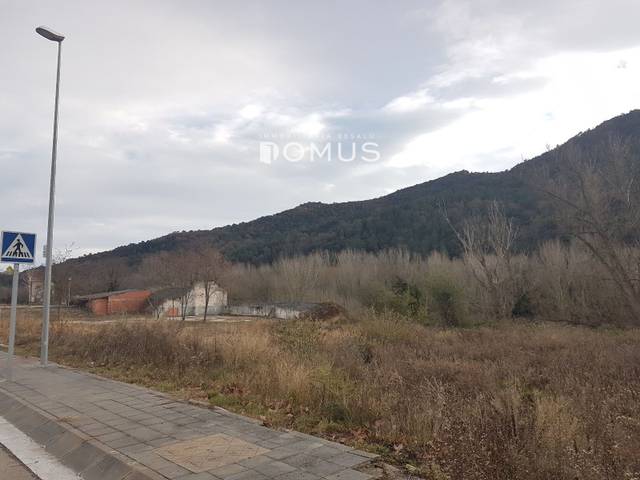 Terreno residencial en Venta en Camí de Can Surós en Besalú