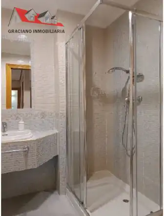 Baño de Piso de alquiler en Albacete con Calefacción, Terraza y Amueblado