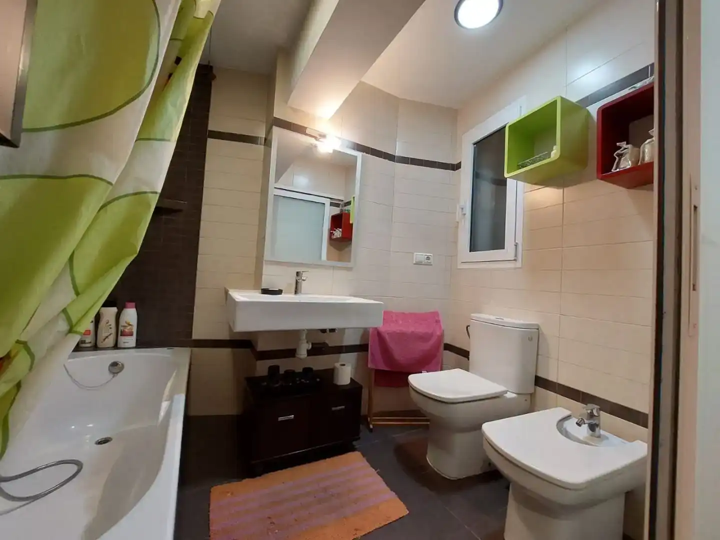 Bathroom of Flat for rent in  Valencia Capital  with Air Conditioner and Balcony