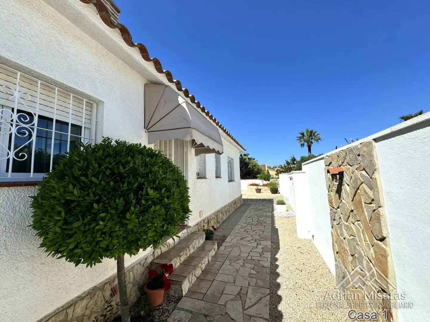 Vista exterior de Casa o chalet en venta en Deltebre con Aire acondicionado, Piscina y Amueblado