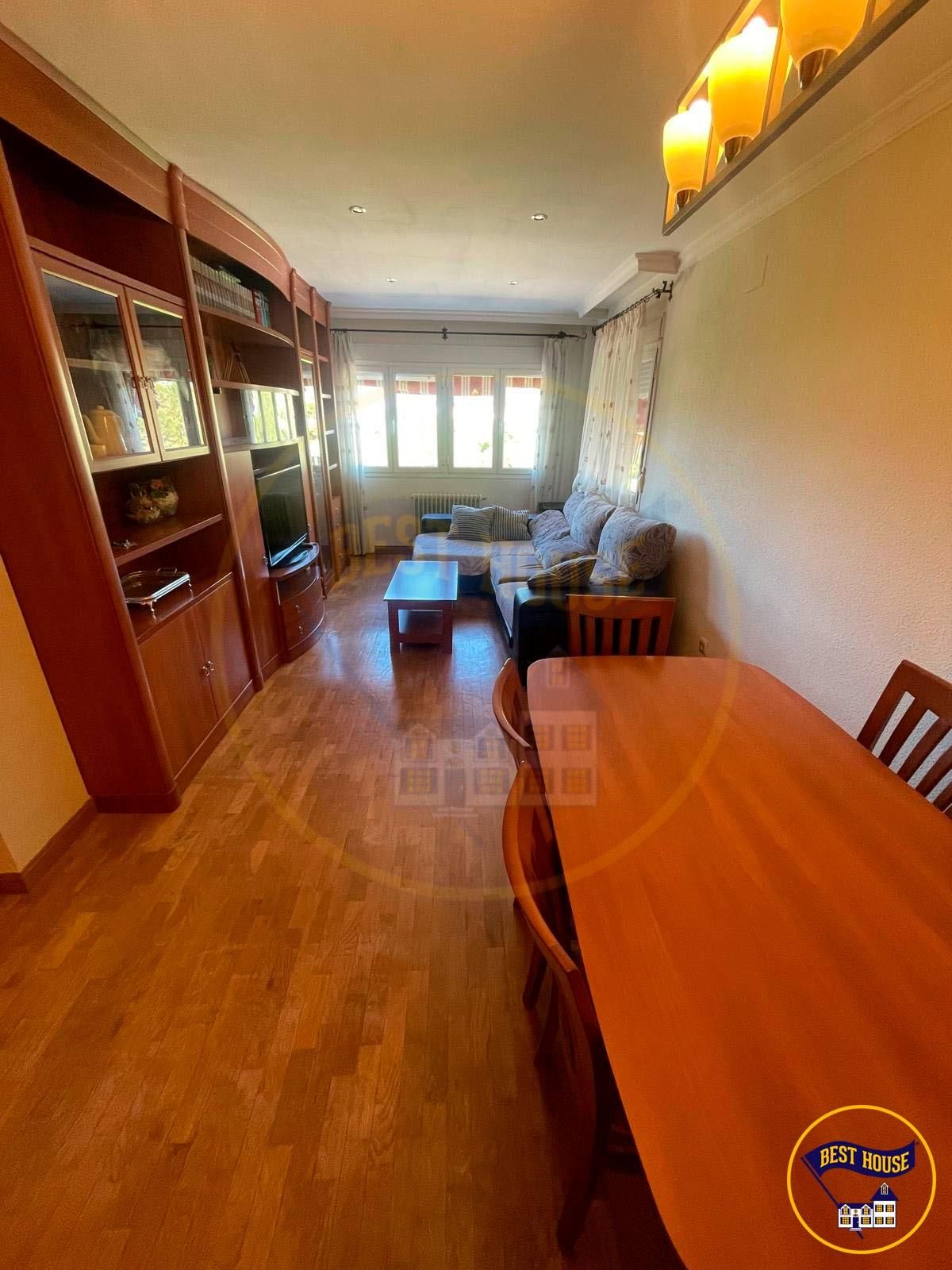 Flat for sale in Reyes Católicos - Paseo San Antonio