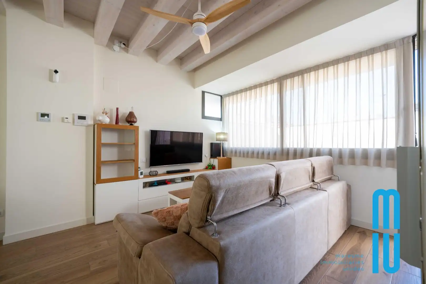 Sala d'estar de Casa o xalet en venda en Mataró amb Aire condicionat, Calefacció i Terrassa