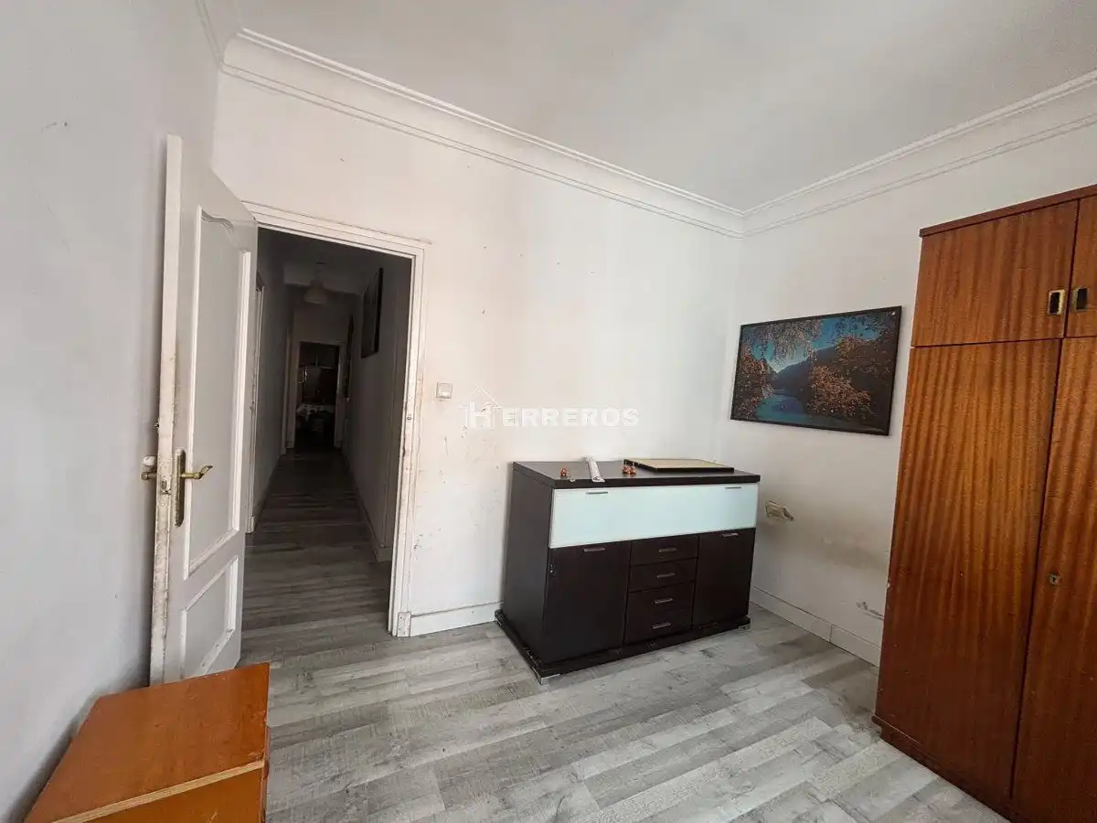 Piso en venta en  Logroño con Calefacción, Parquet y Terraza
