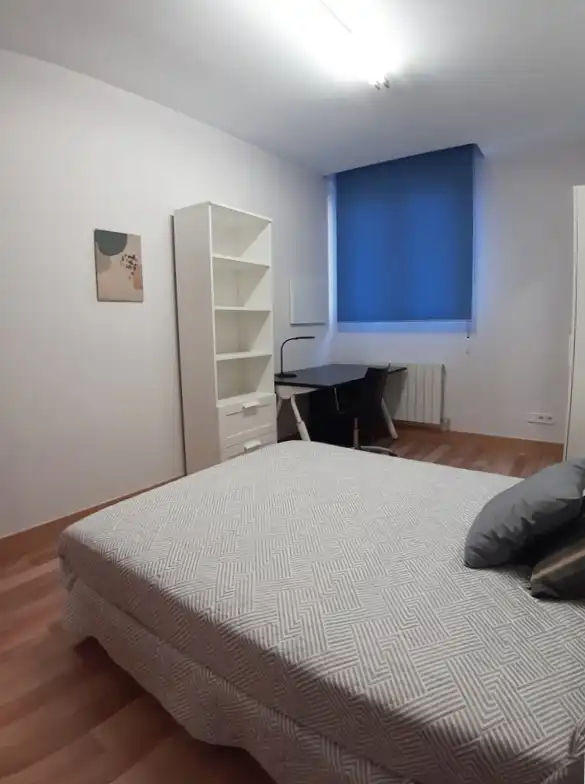 Habitación de Piso de alquiler en Bilbao  con Calefacción, Parquet y Amueblado
