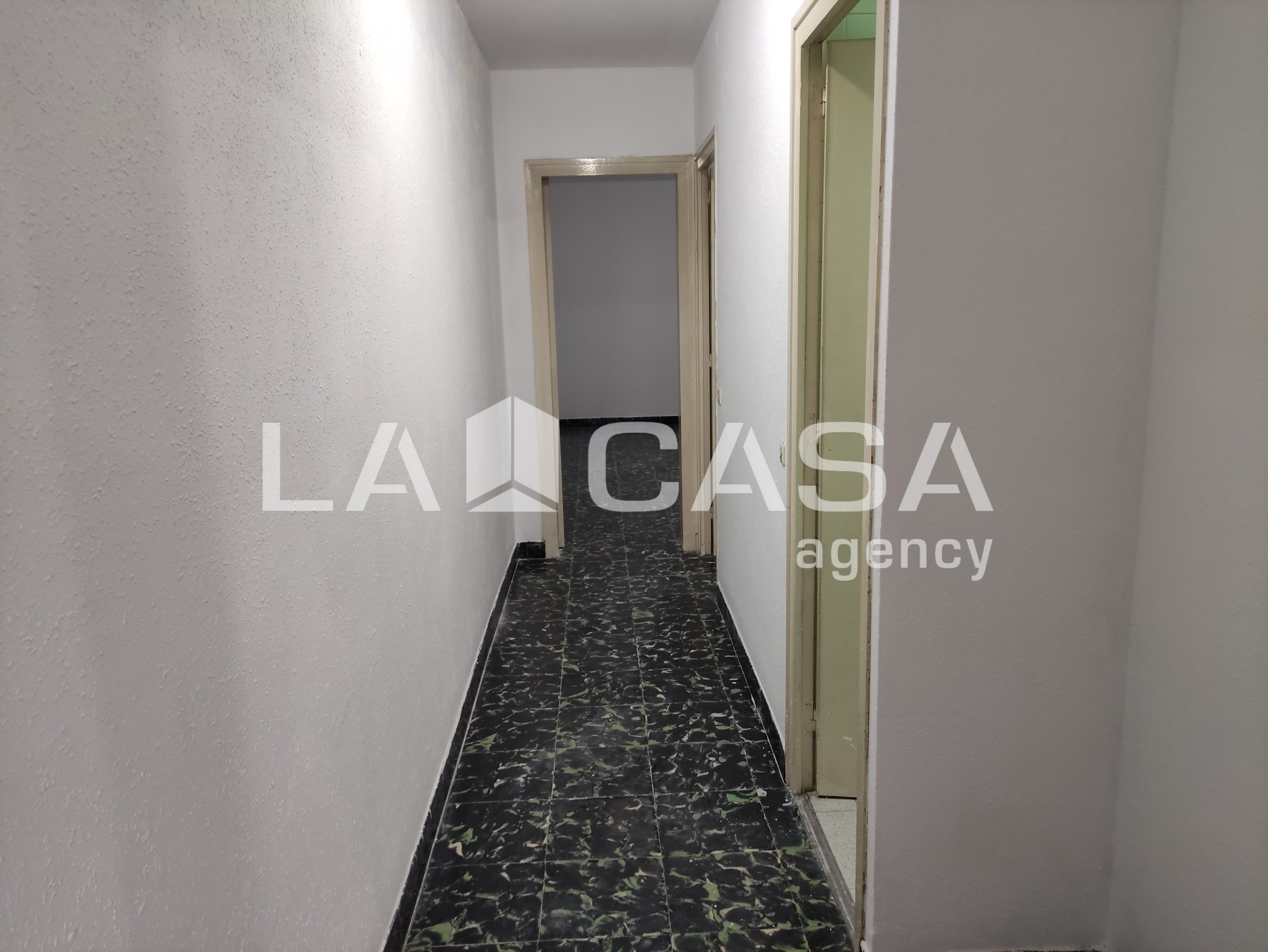 Flat for sale in Santa Coloma de Gramenet  with Balcony