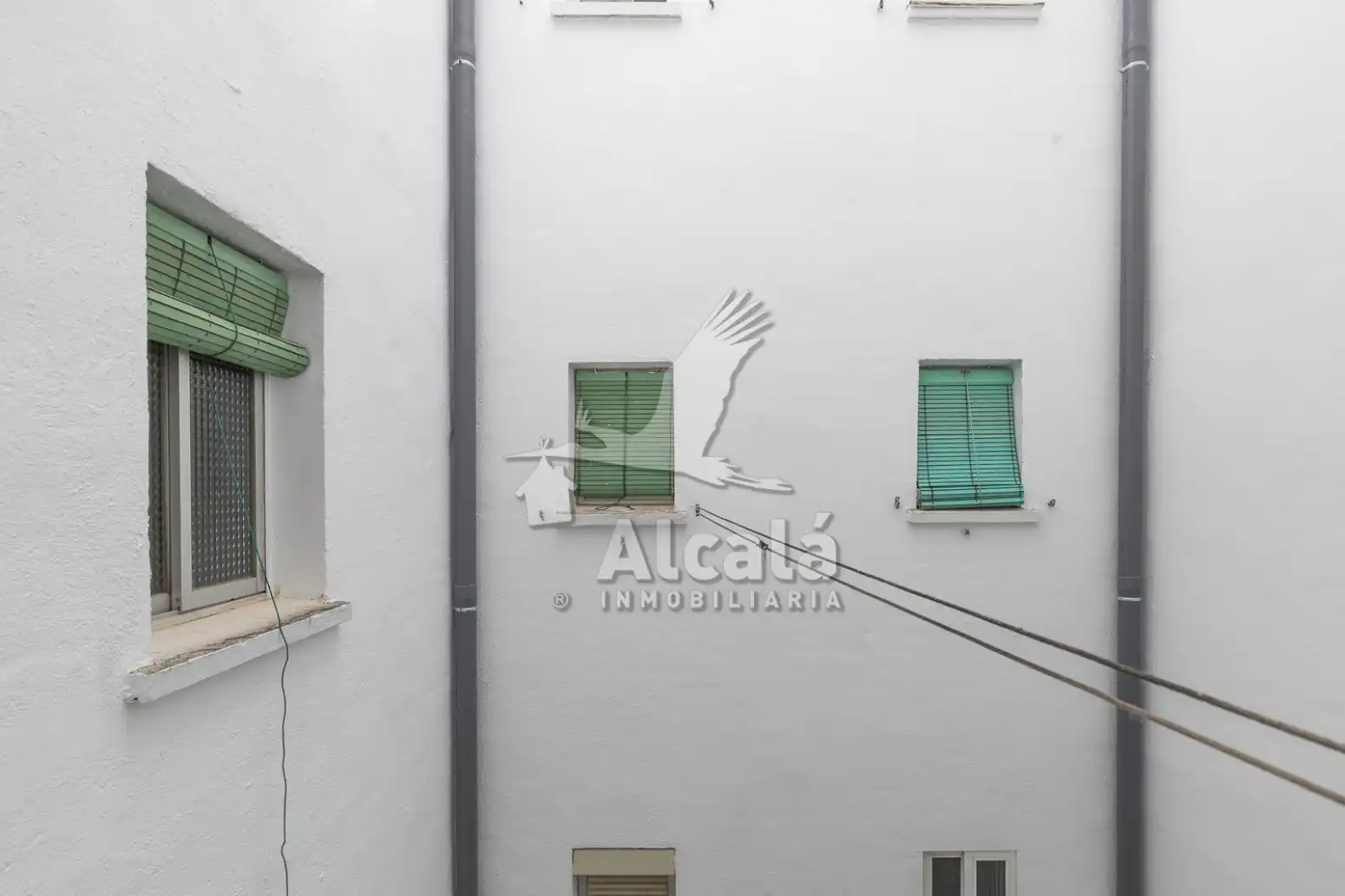 Vista exterior de Pis en venda en Alcalá de Henares amb Aire condicionat, Calefacció i Terrassa