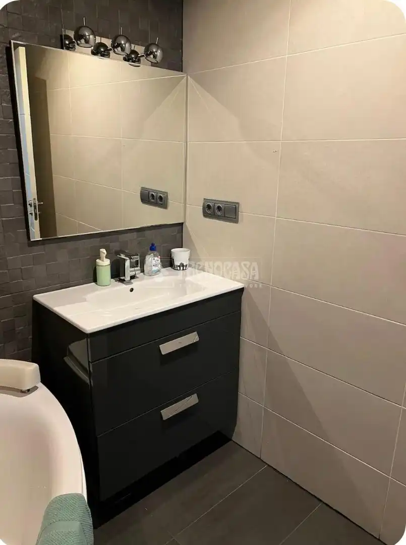 Baño de Piso de alquiler en Madrid con Balcón